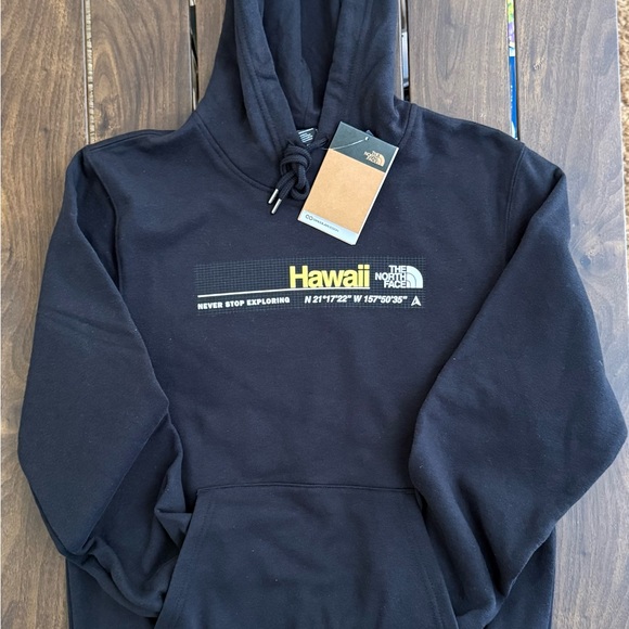 The North Face Black Hawaii Hoodie, NWT - Picture 2 of 3